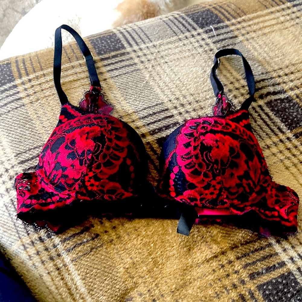 La SENZA Vibrant Red and Black Lace Bra